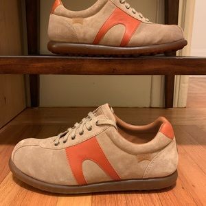 Camper Pelotas Ariel.  Size 42.  Tan/orange suede.